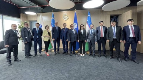 Ҳайати Тоҷикистон бо иқтидори аутсорсинги Ӯзбекистон шинос шуд