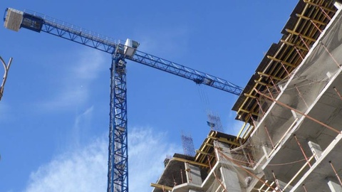 Агар таҳиягар мӯҳлати анҷоми хонаро вайрон кунад, чӣ бояд кард