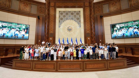 Сенатта Ўатанымыз пидайыларының перзентлериниң қатнасыўында 1-июнь - Халықаралық балаларды қорғаў күни мүнәсибети менен байрам илажы өткерилди