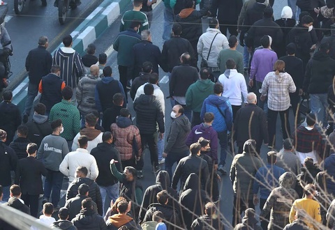 HRANA: Erondagi namoyishlarda 16 kishi halok bo'ldi, 582 kishi hibsga olindi