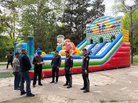 Незаконные батуты угрожают жизни детей: в Узбекистане усилили контроль за надувными аттракционами