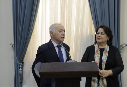 Qishloqning bir olmasi badaliga bag’ishlangan ijod