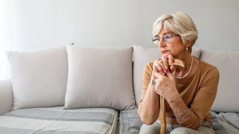 Олимлар кекса ёшли кишилар организмида ҳосил бўладиган хавфли моддани аниқлади