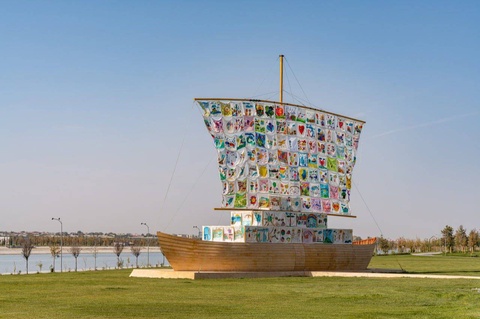 Дар Самарқанд «Киштии таҳаммулпазирӣ» — рамзи сулҳ ва ваҳдат ифтитоҳ ёфт