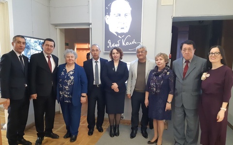 Дунёга адабиёт керак ёхуд байрамга айланган кунлар