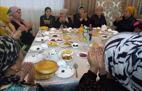 Маҳаллаларда ифторлик дастурхонлари ёзиляпти