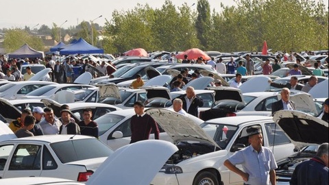 Иккиламчи бозорда ёнилғида ҳаракатланувчи автомобиллар нархи кўтарила бошлади, электромобиллар нархи пасаймоқда