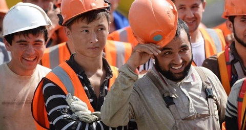 Россия меҳнат мигрантлари учун янги қоидалар жорий этади