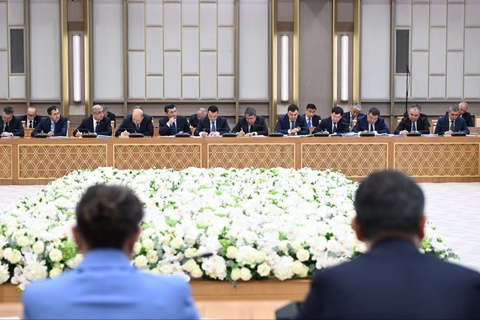 Investitsiya va grant olib kelish rejasini bajarmagan vazirlik va tashkilotlar tanqid qilindi