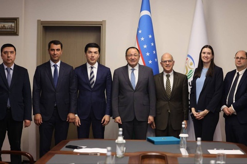 Спорт министрлиги, МОК ҳәм Өзбекстан футбол ассоциациясының басшылары АҚШ елшиси менен ушырасты