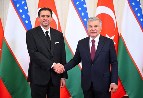 Президенти Ӯзбекистон бо роҳбари холдинги «Anadolu Group» мулоқот кард