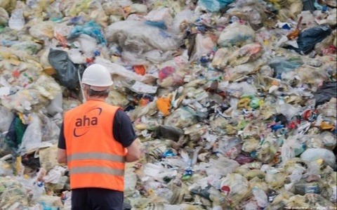 Евросоюз запретит компаниям утилизировать непроданную одежду