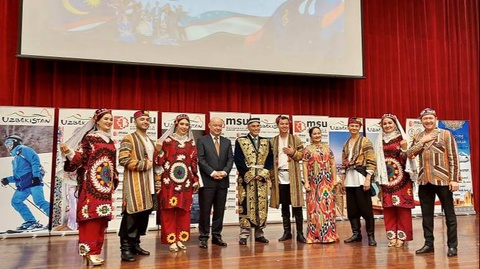 В Куала-Лумпуре прошел фестиваль узбекского национального танца