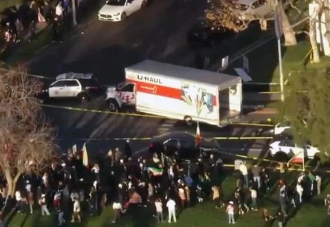 В США грузовик наехал на митингующих в поддержку протестов в Иране