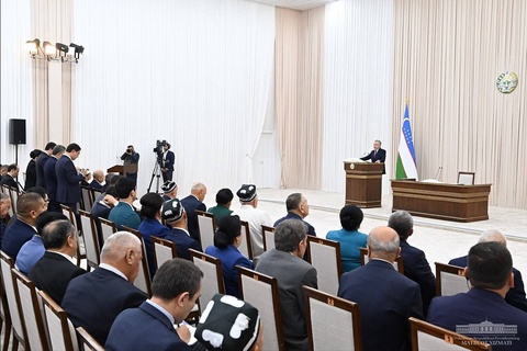 Navoiy viloyatiga 3,7 milliard dollar xorijiy investitsiya olib kelish vazifasi qoʻyildi