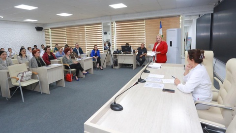 Дүниежүзілік денсаулық сақтау ұйымының сарапшылары аналар мен жаңа туған нәрестелерге көрсетілетін көмекпен танысты