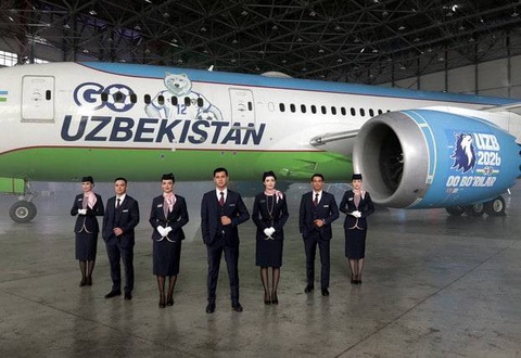 Uzbekistan Airways представила уникальный Dreamliner в поддержку сборной Узбекистана