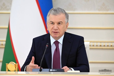 Масъалаҳои рушди саноати чарму абрешим баррасӣ шуданд