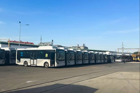 Navoiyga 42 ta zamonaviy “Yutong” avtobuslari olib kelindi