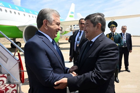 Өзбекстан Президенті «Орталық Азия – ЕО» саммитіне келді