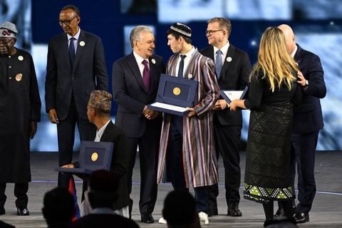 Өзбекстан билимлендириў системасының жетискенликлери халықаралық майданда және бир мәрте тән алынды