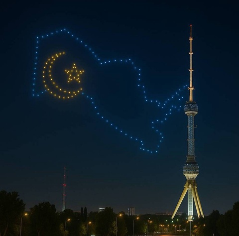 Дар шаҳри Тошканд бахшида ба Рӯзи соҳибкорон намоиши бошукӯҳи дронҳо баргузор мегардад