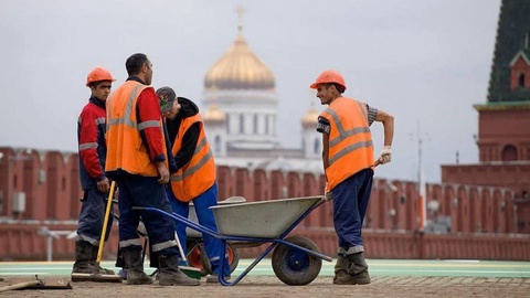 С 1 сентября мигрантов в Москве и Подмосковье начнут отслеживать через мобильное приложение «Амина»