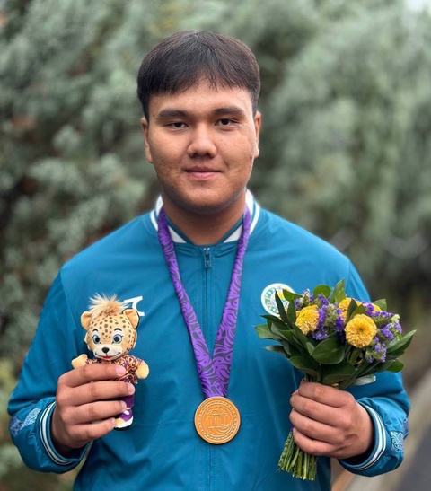 Бозиҳои ИДМ: тирандозони ӯзбекстонӣ боз ду медал гирифтанд