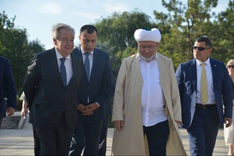 Бирлашган Миллатлар Ташкилоти Бош котиби Ҳазрати Имом мажмуасида бўлди