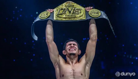 Узбекский спортсмен стал чемпионом мира на турнире «ONE Samurai 1» в Токио