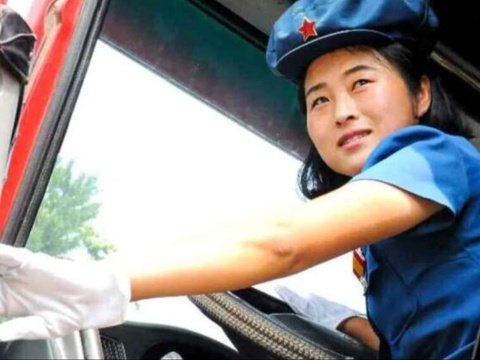 В Северной Корее впервые разрешили женщинам водить автомобиль
