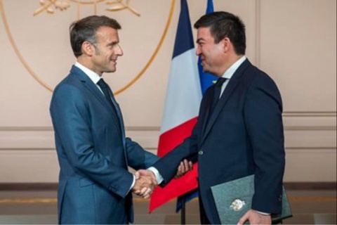 Өзбекстан елшісі Макронға сенім грамотасын тапсырды