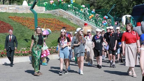 Өзбекстан «Крокус Ситидегі» лаңкестік әрекеттен зардап шеккен ресейлік отбасылардың балаларын құшақ жая қарсы алды