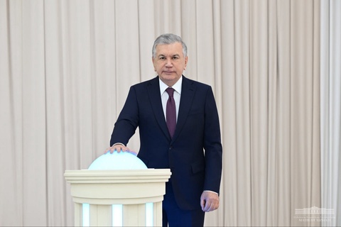 Се корхона ба кор даромад, сохтмони дувоздаҳ корхона оғоз ёфт