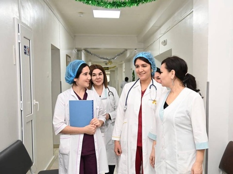 В праздничные дни медицинские учреждения будут работать в круглосуточном режиме