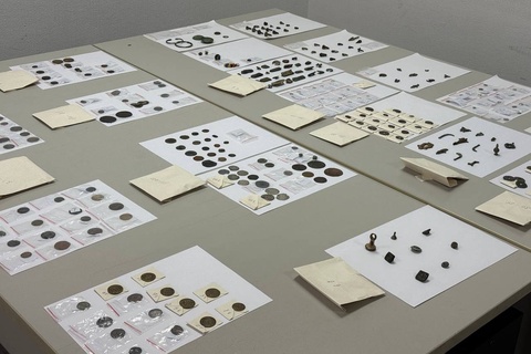 Bojxonachilar ushlab qolingan qadimiy boyliklarni muzeyga topshirdi