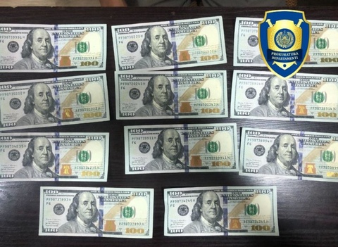 Қалбаки пулларга кийим-кечак ҳамда “Iphone 13 pro” харид қилган шахслар ушланди