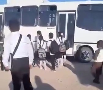 Samarqandda oʻquvchilarni avtobusga chiqarmagan haydovchi ishdan boʻshatildi