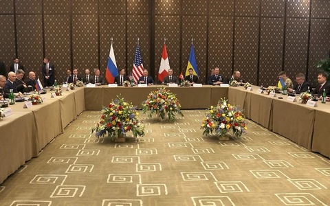 Uitkoff Ukraina masalasidagi muzokaralarda sezilarli yutuqlarga erishilganini e'lon qildi