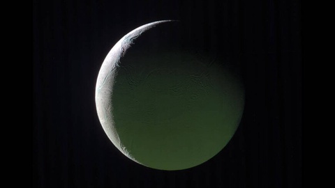 Сатурннинг йўлдошида ҳаёт излари топилди