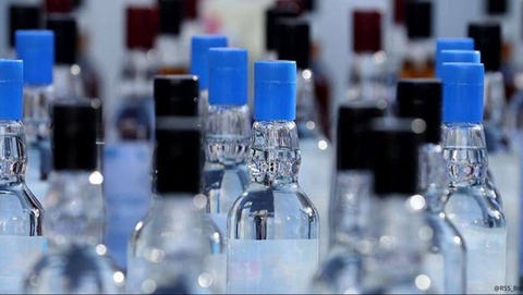 Turkiyada qalbaki alkogol mahsulotlarini sotish bilan shugʻullanib kelgan 2 nafar Turkmaniston fuqarosi qoʻlga olindi