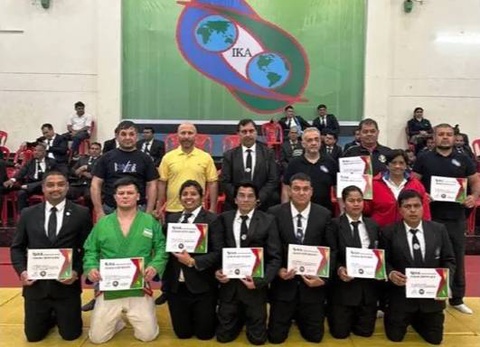 Тренерам по курашу из Узбекистана вручены международные лицензии