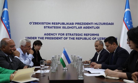 Дар Агентии ислоҳоти стратегӣ бо мушовири Президенти Ӯзбекистон мулоқот баргузор гардид