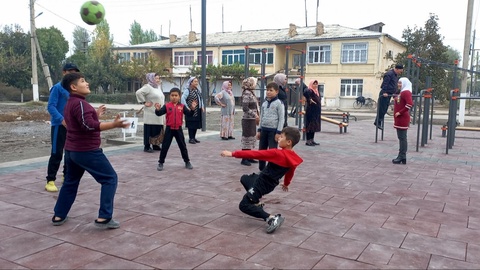 Фарғона вилояти маҳаллаларида спорт майдончалари қад ростламоқда