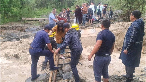 В Бахмальском районе Джизакской области сошел селевой поток: пострадавших нет
