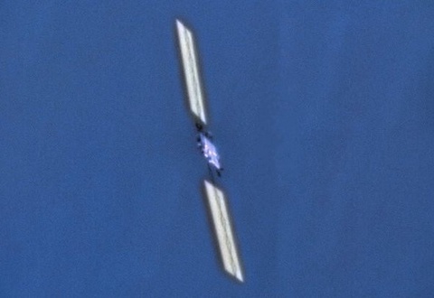 Starlink sun'iy yo'ldoshining orbitadan qulab tushayotgan holati suratga olindi