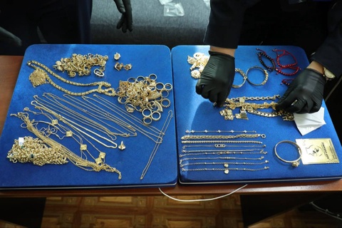 В аэропорту Ташкента пресечен незаконный ввоз и вывоз ювелирных изделий на 2,3 млрд сумов