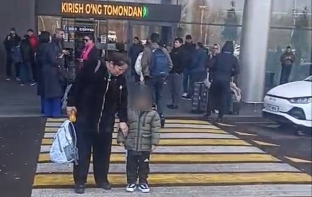 Turkiyada onasi vafot etib, bolalar uyiga joylashtirilgan 5 yoshli bola Oʻzbekistonga qaytarildi