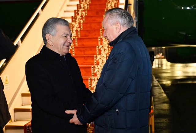 The President of Uzbekistan arrives in the Russian Federation